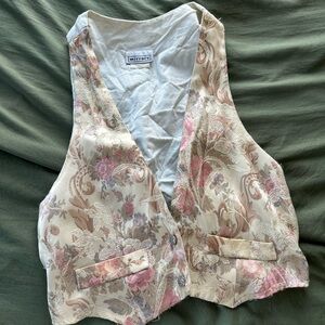Pastel vest